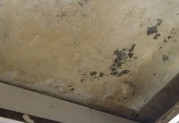 阳明阳台漏水维修公司分享下阳明卫生间渗水维修需要注意哪些问题。